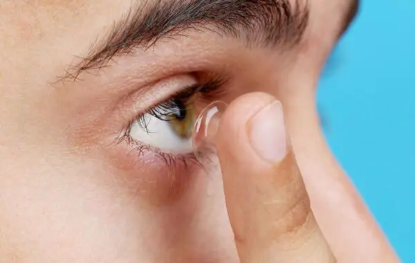 What To Expect During A Contact Lens Fitting